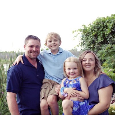 LisaCla24477571's profile picture. 