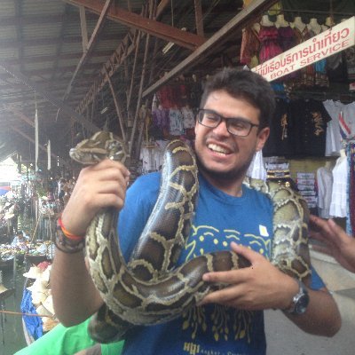 1stwithamistad's profile picture. quase nunca participa das conversas da família. parece indiferente e guarda sua infelicidade para si. (O Livreiro de Cabul)