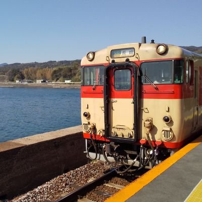 初めまして。

バド３年目・ポケモンＧＯ・鉄道の趣味・ミニ四駆（１５年ぶりの復活）です。

宜しくお願い申し上げます。