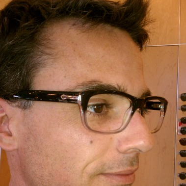 Obsessive / cynical technologist.  Dog lover.  Bay area kid.  Recent interests: 100% identity and security.