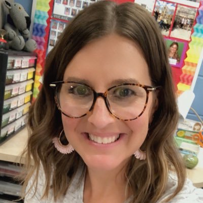 Kindergarten teacher 👩🏫 🍎, Dog mom 🐶 St Louis Cardinals fan ⚾️