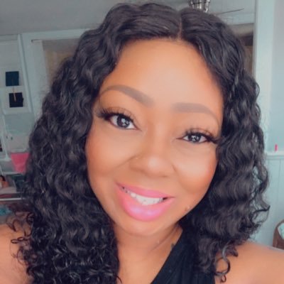 Faith Renee'(Alopecian Beauty) is a WOG, Alopecian, Author, Braider and an advocate for alopecia awareness. Her passions are encouraging and motivating others.