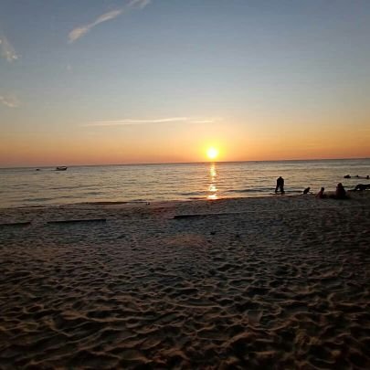 JasmineLumiere's profile picture. I want to touch it but it keeps slipping my fingers