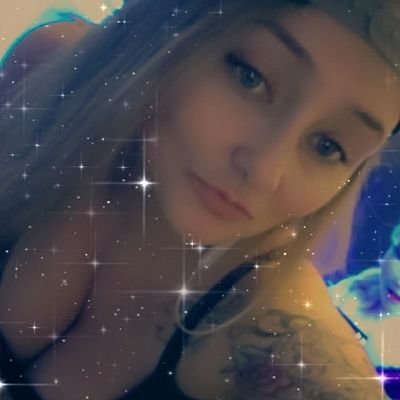 Stoney_Unicorn's profile picture. 🎮 Gamer
💙 Mom
🌱Plants
🐍 Slytherin
🔮Little Witchy
👾 #twitchaffiliate 
🦄 #stoneyunicorn