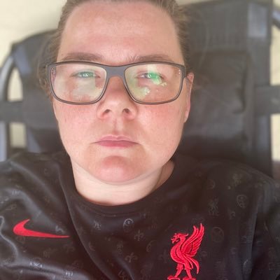 She/They🏳️‍🌈 I speak fluent sarcasm👍🏻 ⚽️Liverpool FC #YNWA⚽️ #BringWynonnaHome