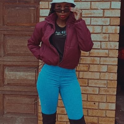 RemoneilweMo's profile picture. i really am the girl i think i am 💍😻❤||  🏳️‍🌈