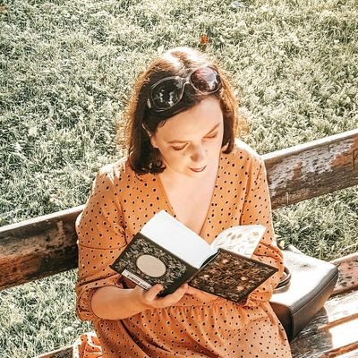 Book blogger, mother, coffee lover☕️
CR: An Ember In The Ashes 📖
Bookstagram: https://t.co/QdVH5F2wBD
Get in touch: teglasgcarmen@gmail.com