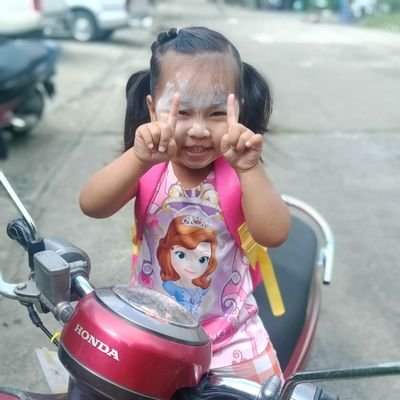 SkioWiLvRzPIapM's profile picture. สวย