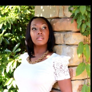 ReneeMcKael's profile picture. Live.Laugh.Love & Pray 3