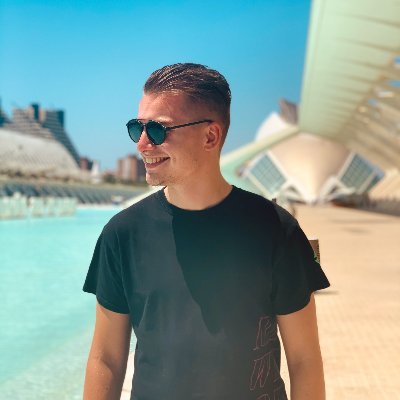 DJ/Producer from the Netherlands with releases on Maxximize, Heldeep, Musical Freedom, Kontor and Smash The House.
Pre-save DSTRQT - The Way You Love Me 🔥