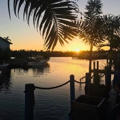 For over 25 years we have brought you the freshest seafood, great drinks, and a fun and casual atmosphere in Bonita Springs and Sanibel!
