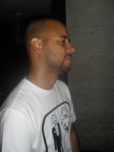 Meu blog (In)Timidez onde você vai debruçar sobre poesias, amores, aventuras, crônicas e saudades...http://t.co/gctgmbMOVI