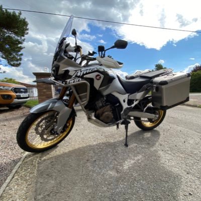 YouTuber
Africa Twin Adventure Sport (2019) Newbie
VFR800 2003 
CRF250L 

Honda boy, don't  ask me why. I had a Civic Type R GT too, my garage looked cool!! :)