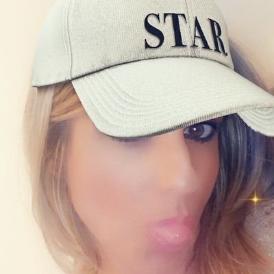 FloraDiGiacomo's profile picture. 