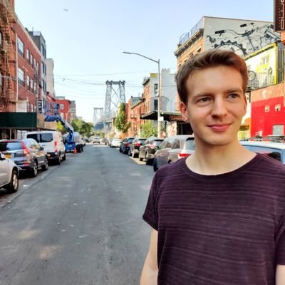 31 | Webentwickler | lebt in der Nacht | kann Spuren von Ironie und Pizza enthalten | Posts jetzt hier: https://t.co/yIbglWVRjq