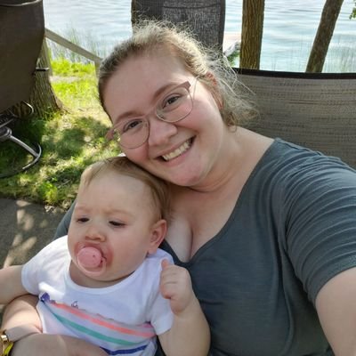 kelseyoppe's profile picture. Mother x2 😍, Wife 🥰, Dog ❤, Cat 👻