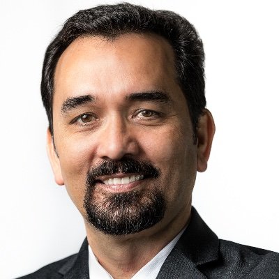 Always curious, always learning. Immigrant, husband, son and father. Launching new technologies to the market/connecting innovation ecosystems around the world.