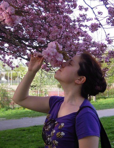 alcesti123's profile picture. Med student, aspiring palliative physician; love books, hypnosis, acupuncture, orchids, movies, food and travels