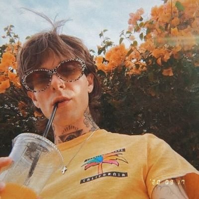 #HANN : bark bark woof woof
— she/her