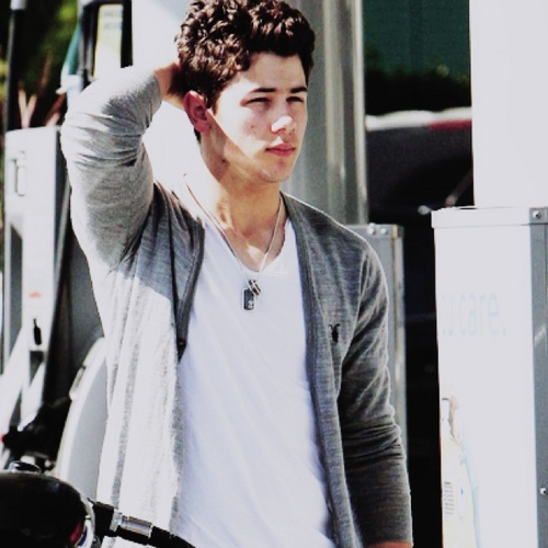 ItsNickJ's profile picture. Trying to make myself unforgettable. Especially in your bed.