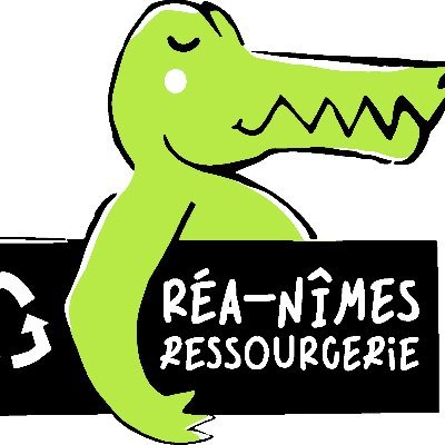 Ressourcerie Réa Nîmes: C'est tout d'abord un endroit accueillant remplis de belles âmes qui souhaitent se mobiliser pour la réductions des déchets