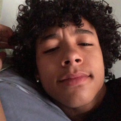 hi, my name andres, from san diego moved to the bay✈️ tryna make some friends