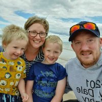Lyndsey Whitson (@w33doc) 's Twitter Profile