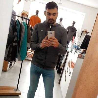 lfrancisque's profile picture. Si algun día. La TRISTESA 😭te hace la invitacion💌... Dile que ya tienes un compromiso💍 con la alegria🤣 y que le seras fiel TODA LA VIDA...❤ 2019