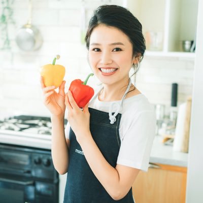 料理研究家 | YouTuber | 調理師免許 | たまごソムリエ YouTube登録者数159万人 テレビ・雑誌・ラジオなどで活動☆著書『料理研究家ゆかりのおうちで簡単!3時のおやつ』『たまご大好き』レシピ・商品開発 ☆お仕事のご依頼・お問い合わせはこちら→yukari@tamakara.com