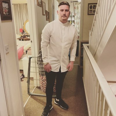 AshMxnt95's profile picture. watfordfc ⚽️          📸Insta - ashwfc__            👻 - ashymuntttt