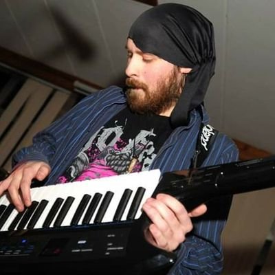 Keytar Player, Full time dad, Hardcore Trophy Hunter and Twitch streamer @ https://t.co/dXkz6IjKIJ