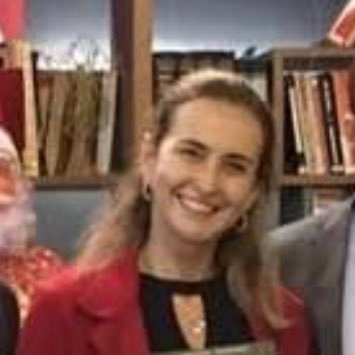 margari66221416's profile picture. Que nada nos defina, que nada nos sujeite. Que a liberdade seja a nossa própria substância, já que viver é ser livre. Simone de Beauvoir