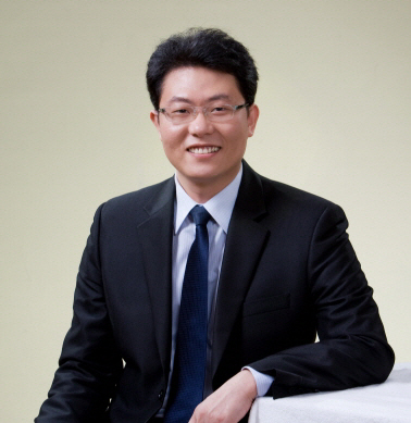 • HR Director at KoreaBrain (HRHub) 
• Search Consultant/ 써치 컨설턴트 (헤드헌터)
• Industries ; electronic/ consumer goods/ healthcare/ materials etc