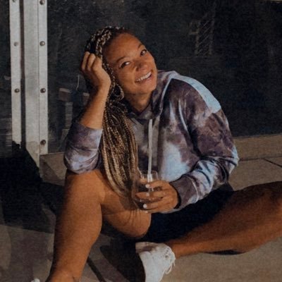 TweeterlessCass's profile picture. ✊🏽💥