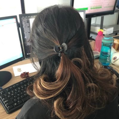 lousilu1's profile picture. seorang perempuan yg berjuang untuk membuat garis kehidupannya sendiri. ————————————————————————- a woman who is struggling to make her own lifeline.