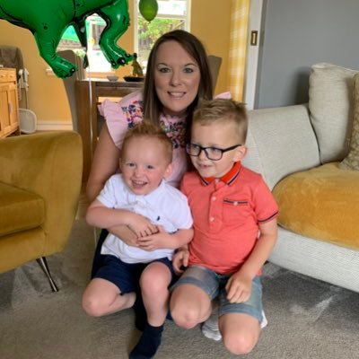 chelle_travers's profile picture. 