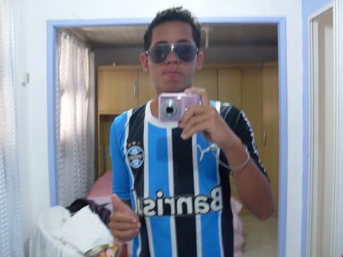 UM CLUBE ODIADO POR TODOOS QUÊ PELEIA EM TODOS JOGOS E LEVA CONSIGO MESMO O APOIO DE SUA ETRNA TORCIDA. ESSE É O TRICOLO GAÚCHO BI DA AMÉRICA E CAMPEÃO MUNDIAL