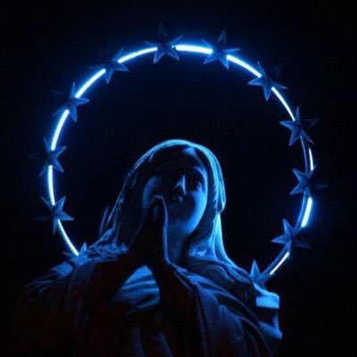 bizimmel's profile picture. Dünyadan uzak bir deli. Bu hayata doyumsuzum.