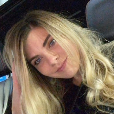 baileyaschultze's profile picture. basic white girl with a splash of awkward