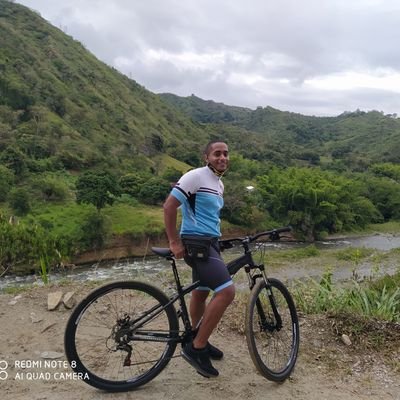 Ingeniero de sistemas, enfocado en la ciencia de datos y Big Data. Apasionado por la escritura.
Blogger de https://t.co/TDVcnIPHru
Ciclista aficionado