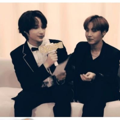 I'm MOARMY
#BTSARMYFORVER
#TXTMOAFOREVER
💜💙💚💛
into the Iland🥺
wHy? dO I LooK liKe a #1 Billboard Hot 100 fAN...?