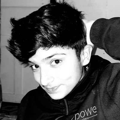🎥YouTuber
🌠Motivational Speaker
🥳10K+ Fam On YouTube🙈
