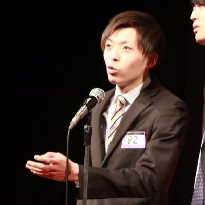 灘中学→灘高校→一橋大学→YouTubeチャンネル:雷獣(@raiju_channel)/社会人お笑い:キッスエンドラン