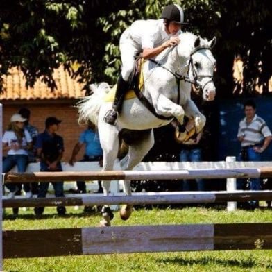 Atleta 
• Hipismo 
                                                                       🎖️ EXPOCÁSSIA 1997
     🏆GP   C.H.P.P       2003