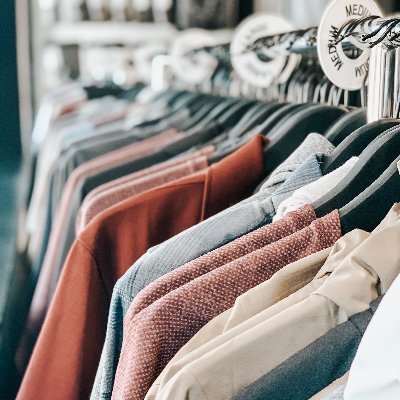 Stay on top of the latest trends! 👗 From stylish outfits to fashion accessories, we curate the best looks to help you express your unique style.