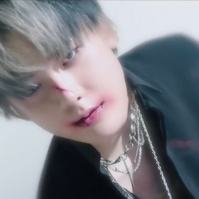 loveidols_astro's profile picture. 