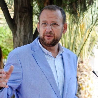 Teniente de Alcalde del @AytoMurcia y funcionario de la @UMU «Ensalzar y amar lo antiguo y lo nuevo»