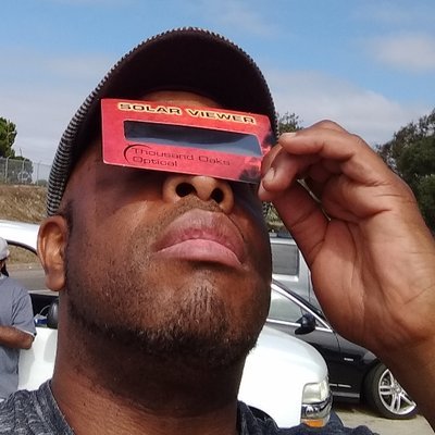 Hustlevate's profile picture. data + context = news
