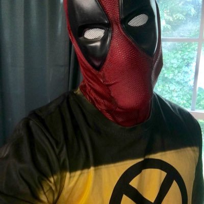 Smells like old lady pants in here .... or is it my twitter account?. Merc for Hire#dopeassdeadpool #Cosplay #deadpool