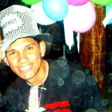 Homem do qual o mundo nao é digno ... 
Rômulo Campos  
filhoo da dona Monica e Seuu Mauroo ..